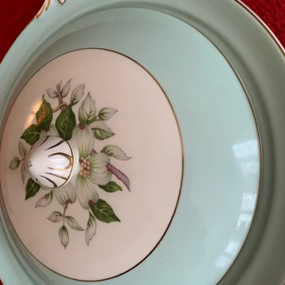 Vintage Johnson’s Bros Covered Vegetable Dish - Picture 10 of 11